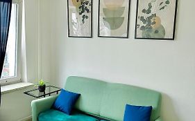 Varsovian Chic - Stylish 2Br In City Center With Balcony & Views